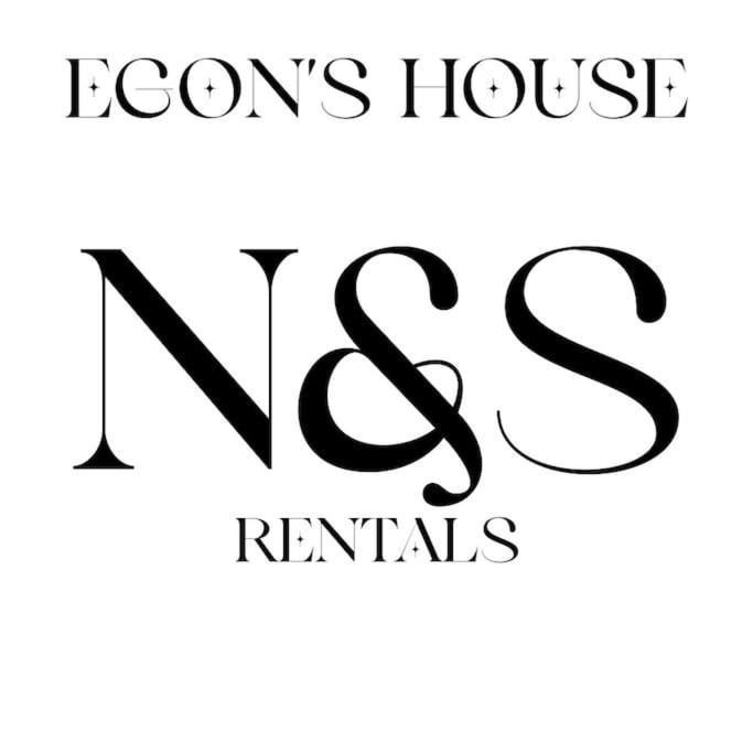 Centrally Located To The City Of Lincoln Esterno foto