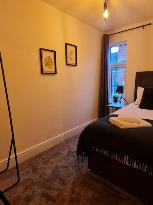 Centrally Located To The City Of Lincoln Esterno foto