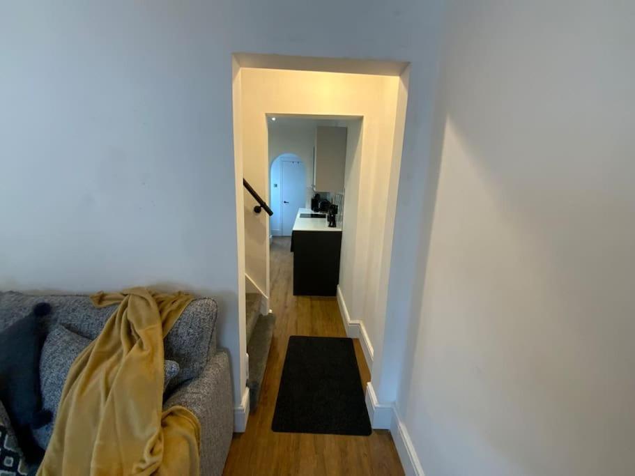 Centrally Located To The City Of Lincoln Esterno foto